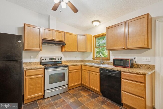 Building Photo - 20 Cherry Laurel Dr