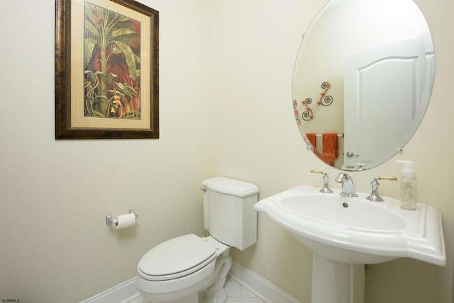 Building Photo - 213 N Jefferson Ave