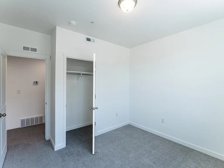 Building Photo - 8362 S Iris Lumi Ln
