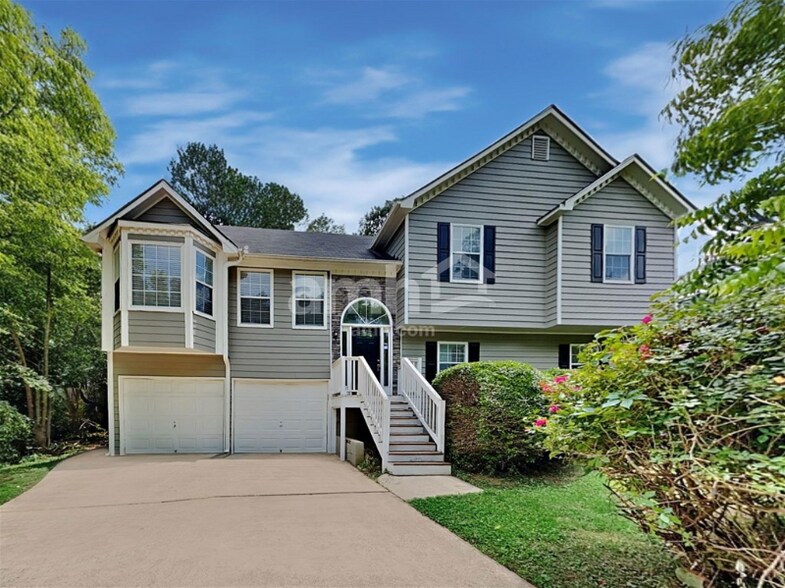 Primary Photo - 502 Silver Maple Ln