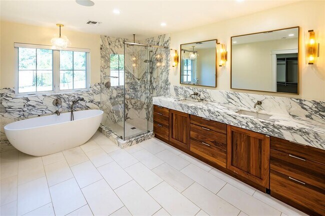 Building Photo - 4504 Greenbriar Ct