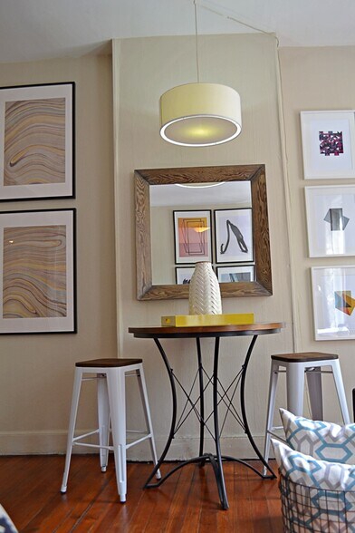 Building Photo - 437 Hanover St