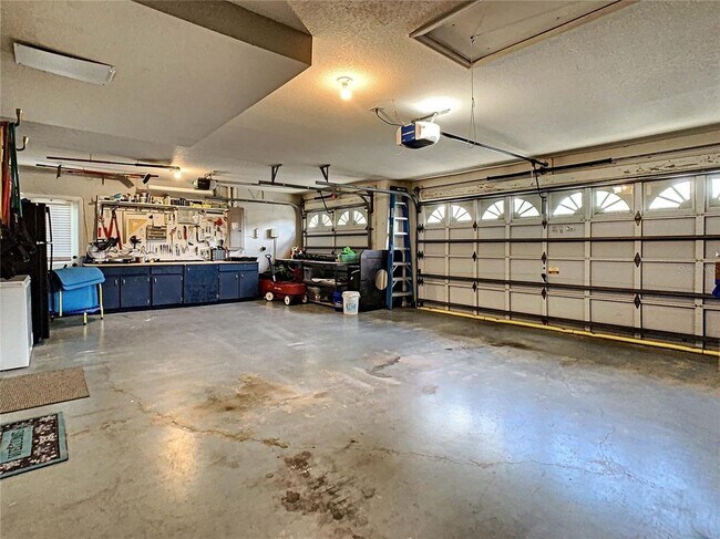Building Photo - 1521 Crooked Stick Dr