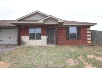 Building Photo - 16920 Loring Ln
