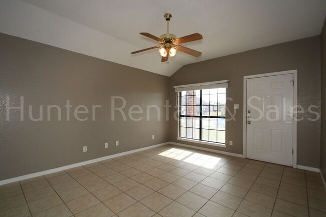 Building Photo - Quiet Area with No Backyard Neighbors