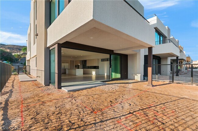 Building Photo - 66 Lakefront Dr