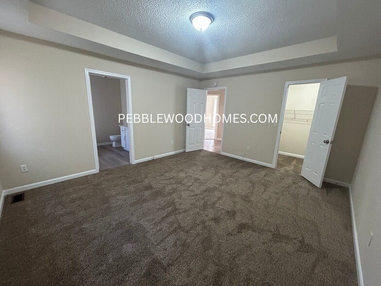 Building Photo - 2599 Candler Way SW