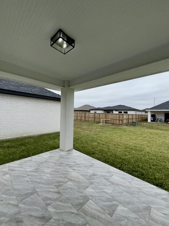 Building Photo - 3421 Silver Nugget Dr