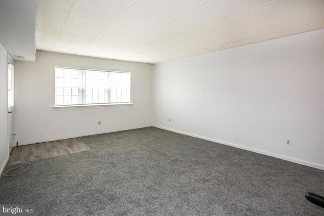 Building Photo - 154 Woodstream Dr