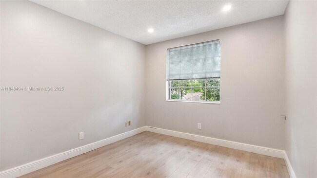 Building Photo - 909 Garnet Cir