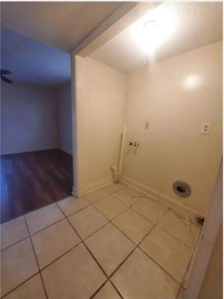 Building Photo - 7201 Salem Dr