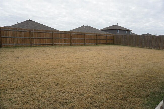 Building Photo - 351 Musgrav