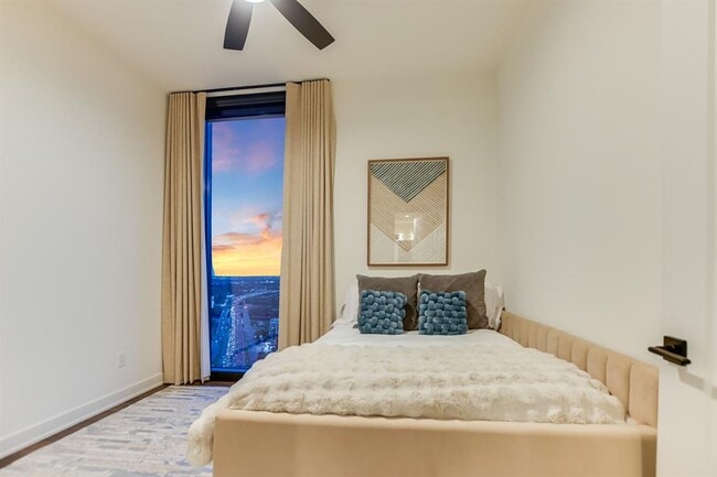 Building Photo - 84 East Ave