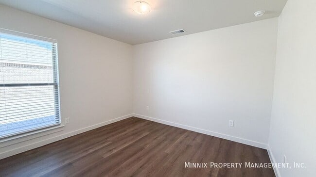 Building Photo - 2170 Langford Ave