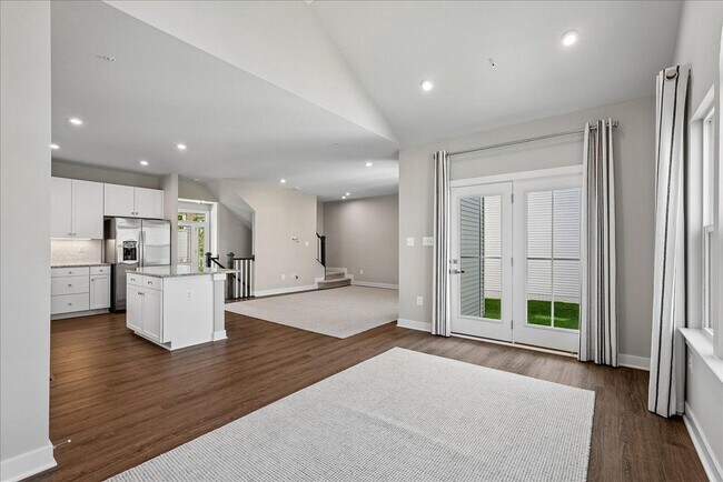 Building Photo - 1303 Potomac View Pkwy