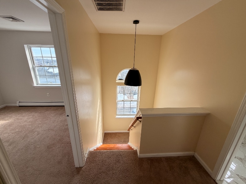 Building Photo - 219 Mary Lou Ave