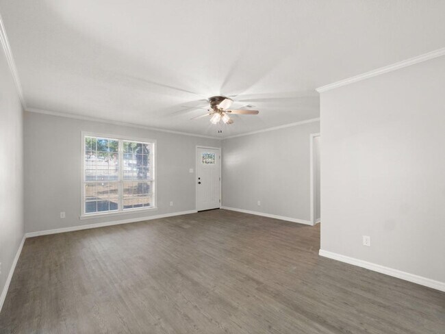 Building Photo - 506 Vernon St