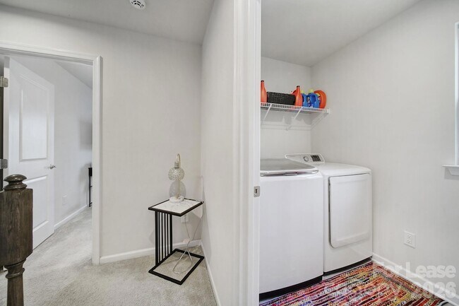 Building Photo - 6710 Carradale Way