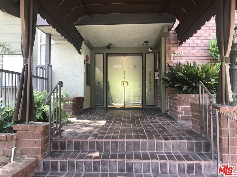 Complex entrance - 330 Cordova St