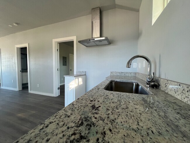 Building Photo - 2714 Observation Dr