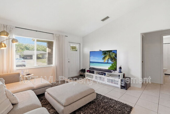 Building Photo - 8402 Matanzas Rd