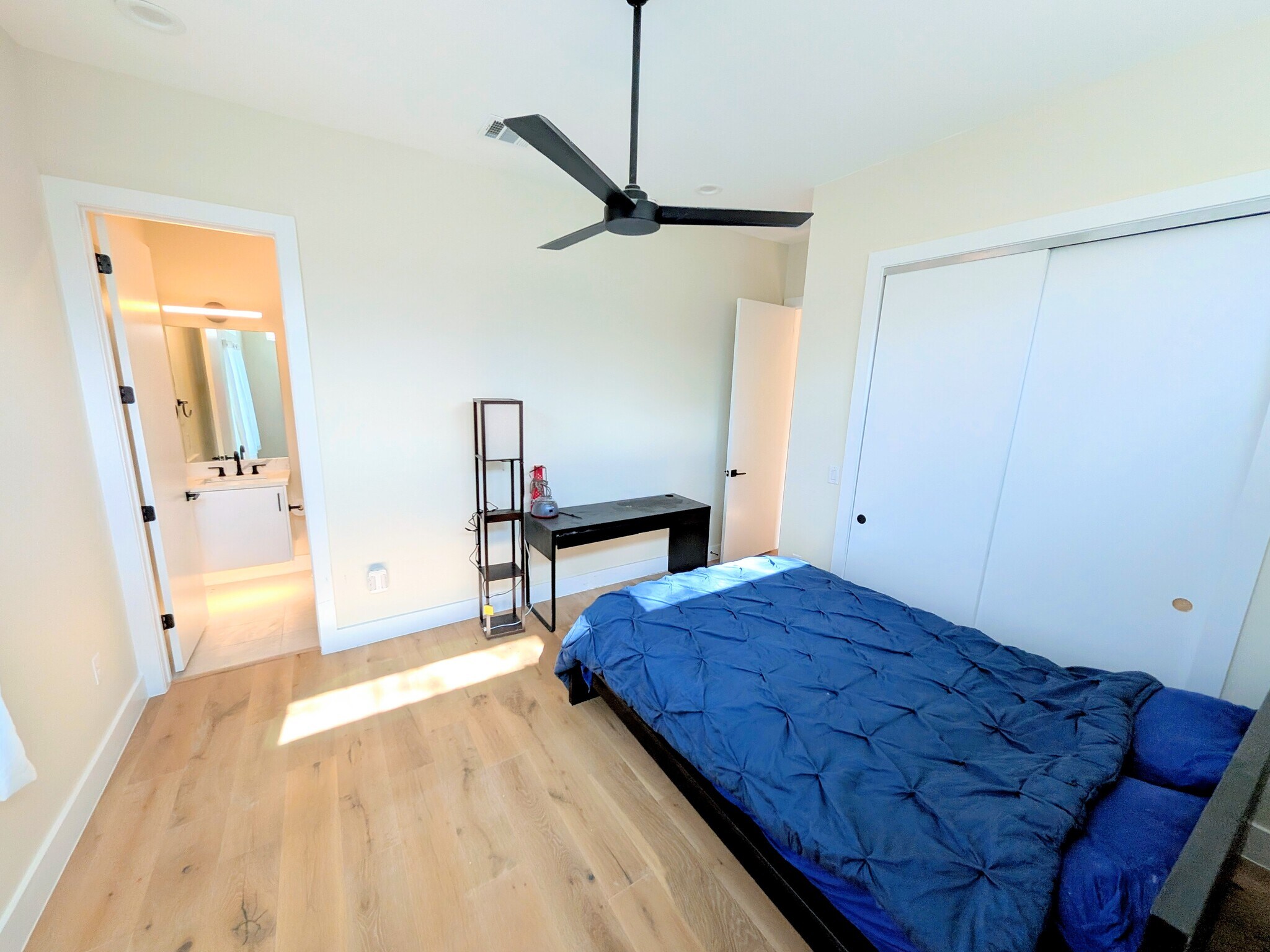 Building Photo - 1403 S Redondo Dr