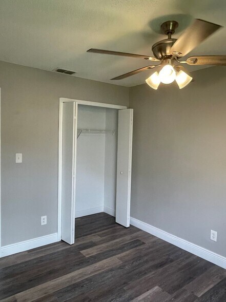 Building Photo - 3Bdrm 2Bath Villa -- Gated Community of Harbor Town