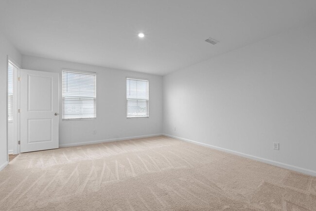 Building Photo - SHOWINGS CURRENTLY UNAVAILABLE!!!