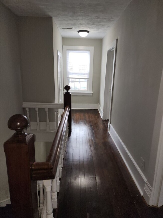 Building Photo - Updated 3 Bedroom 1.5 Bath West Point Beauty!