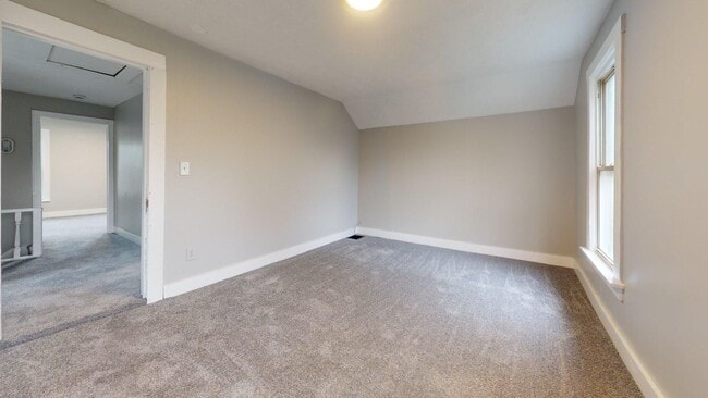 Building Photo - Lorain/W.73 neighborhood, updated 3 bed/1 bath single family house.