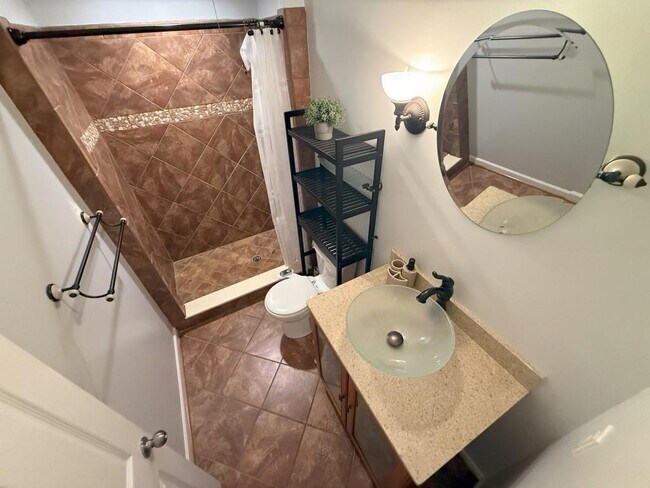 Building Photo - 3659 Chicago St NW