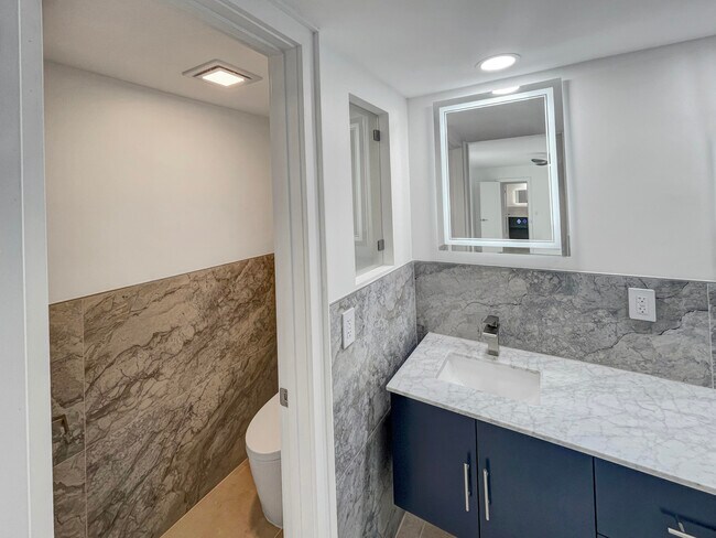 Building Photo - 1315 13th Terrace