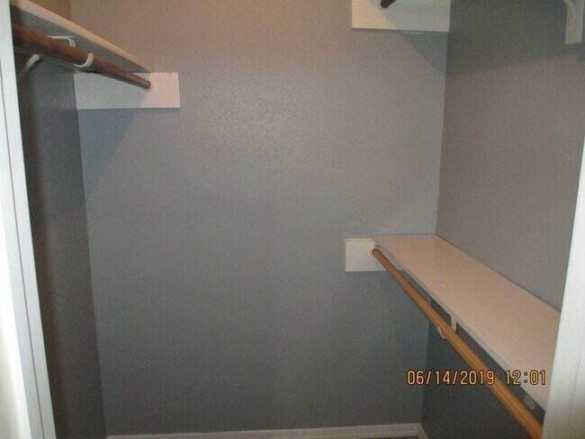 Building Photo - 7400 Bellerive Dr