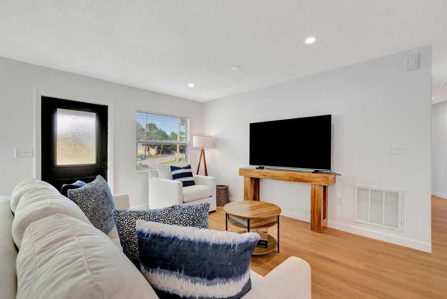 Building Photo - 3396 Minnow Creek Dr