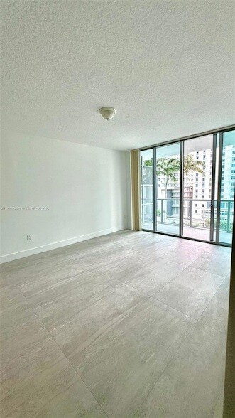 Building Photo - 1111 SW 1st Ave