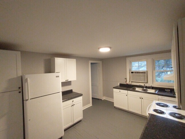 Building Photo - Vreeland