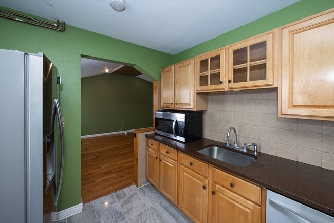 Building Photo - 1025 Mechanic St