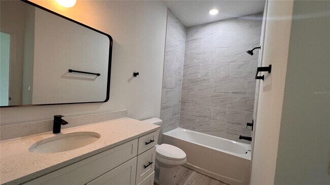 Building Photo - 3360 SW 129th Loop