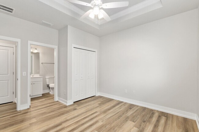 Building Photo - Historic Downtown Living – 3 Bed / 2 Bath Home