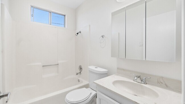 Building Photo - Chula Vista - Two Weeks FREE Renovated 2 bed /1.5 bath Two-Story Townhome w/ Private Yard