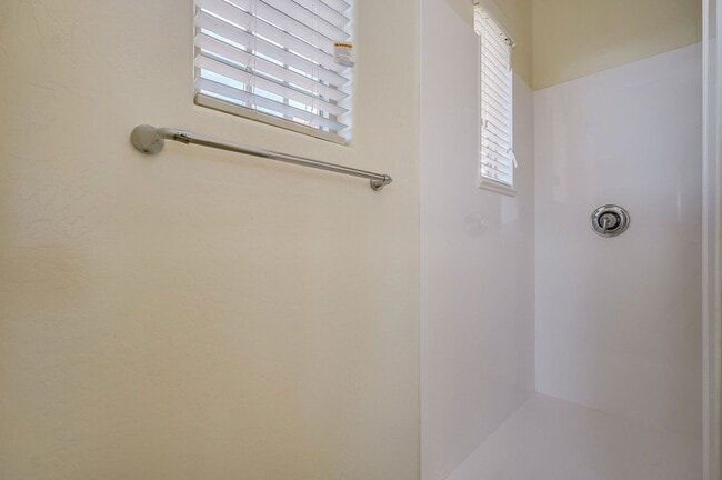 Building Photo - 4529 E Vista Bonita Dr