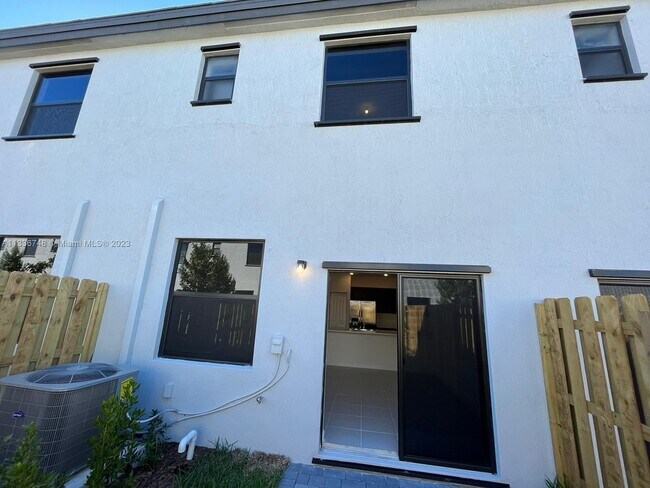 Building Photo - 28709 SW 132nd Pl