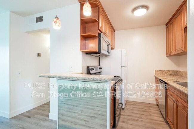 Building Photo - 6406 Friars Rd