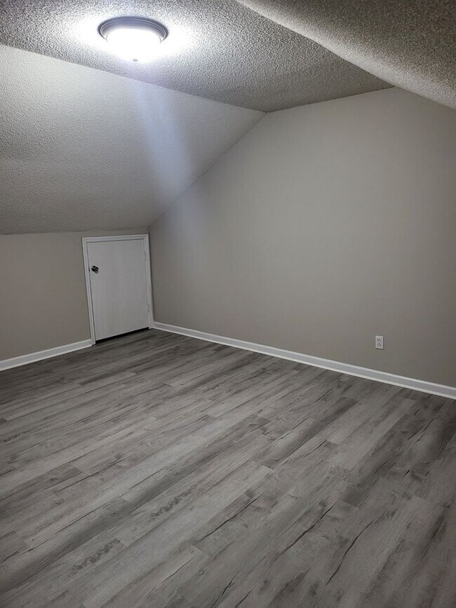 Building Photo - Nice Mt. Juliet Ranch 4 bedroom 2 bath on ...