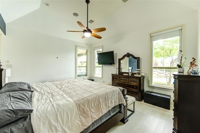 Building Photo - 27818 Pinpoint Crossing Dr