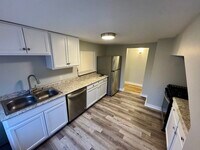 Building Photo - 25 1/2 Porter St