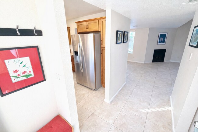 Building Photo - 2bd townhouse in Winterhaven