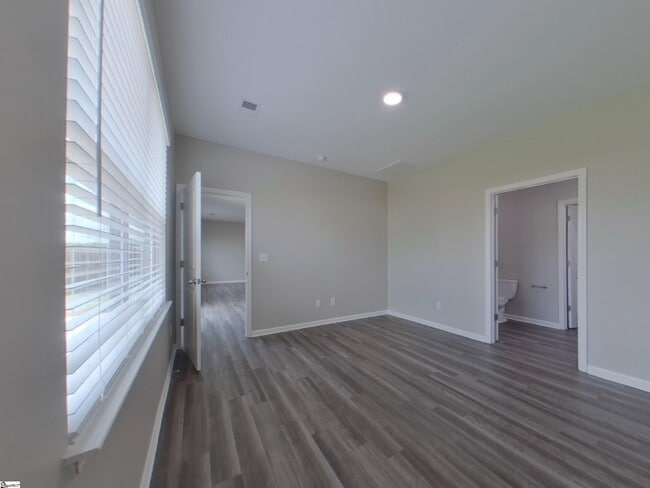 Building Photo - 210 Sweetgrass Ln