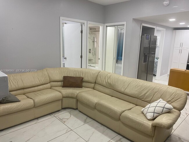 Building Photo - 2242 Polk St