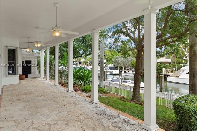 Building Photo - 700 Coral Way